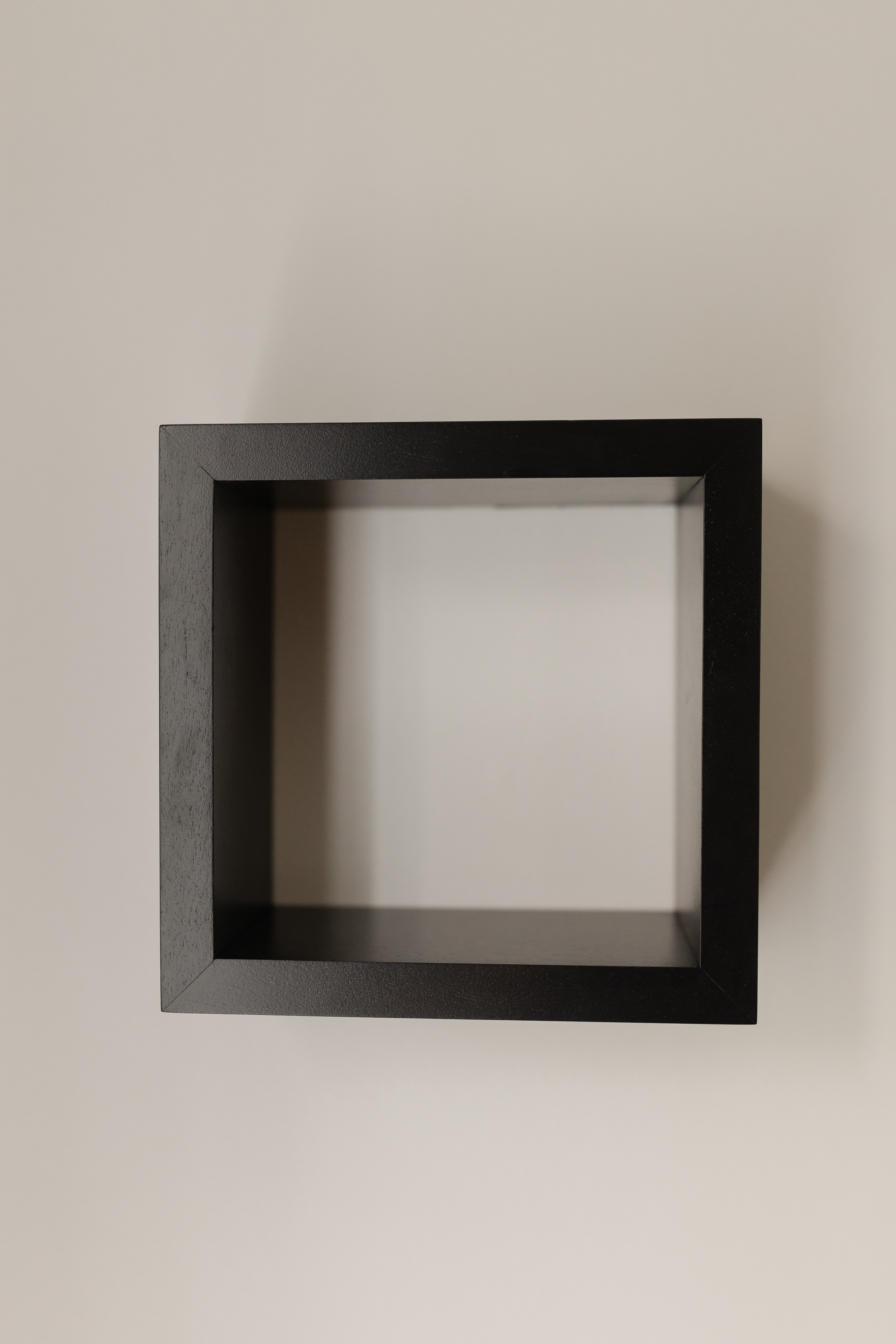 Étagère cube noire
