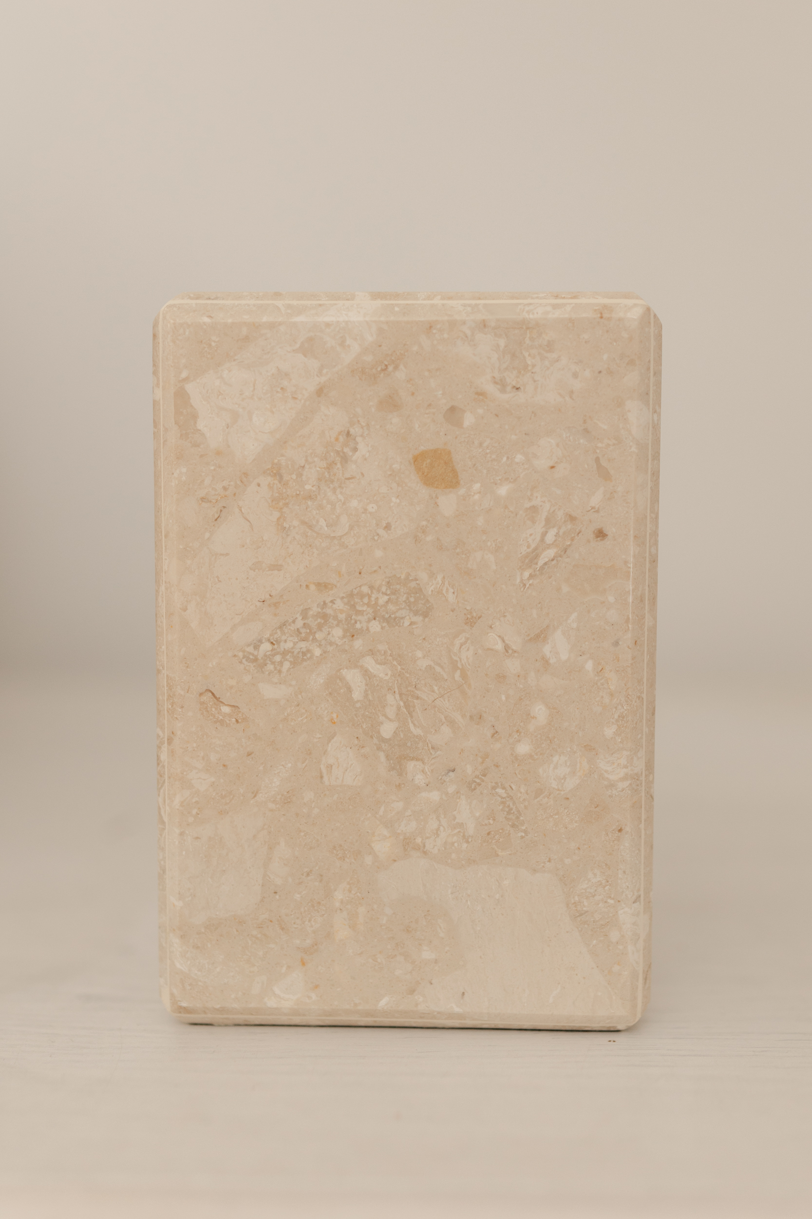 Urne en marbre Perlato Royal