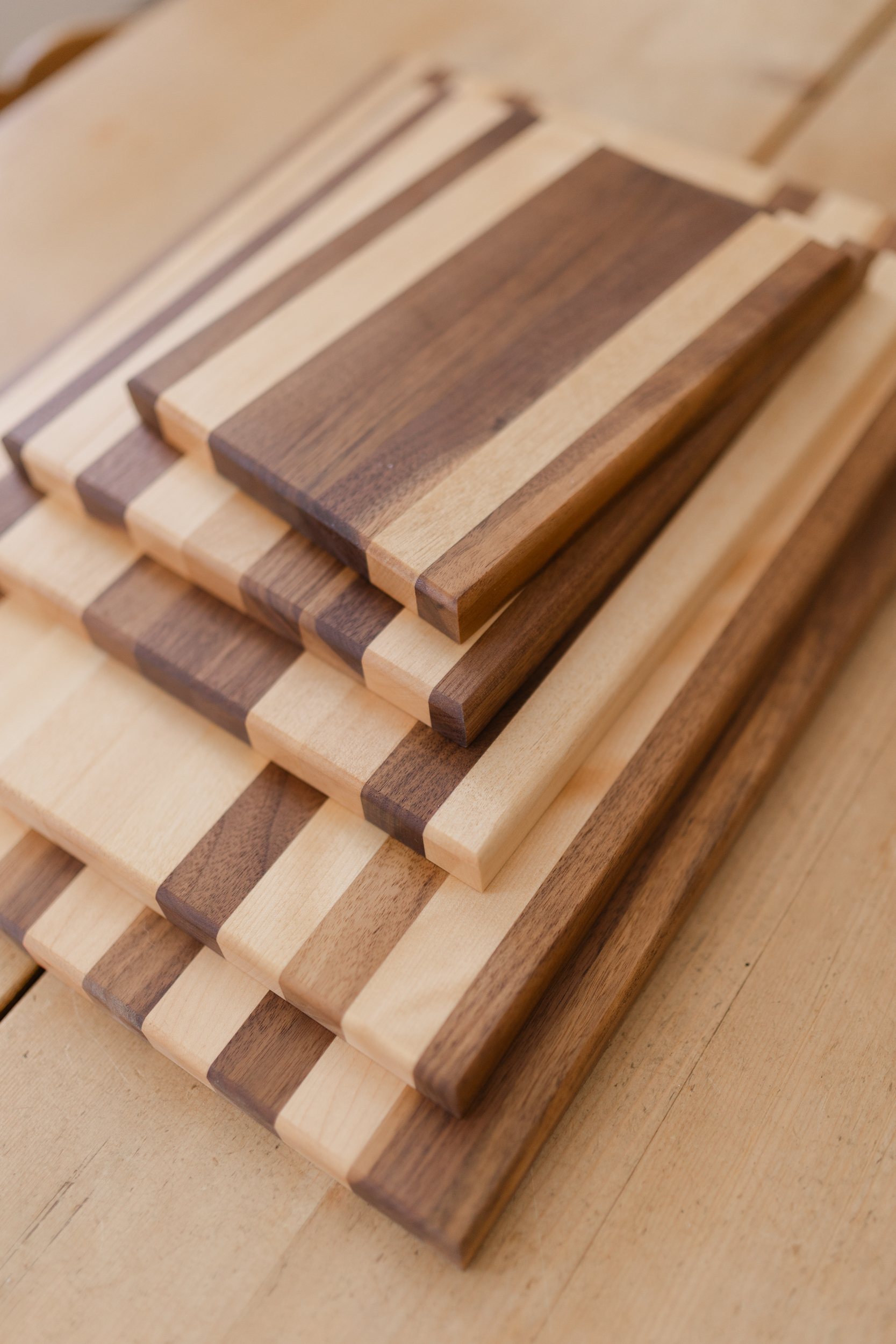 Planche à découper en bois massif6 x 8 ¾ po